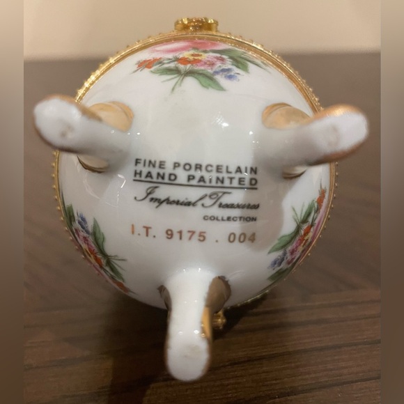 Vintage Imperial Treasures Pink Rose Porcelain Gold Trim Egg Hinged Trinket Box - Picture 4 of 5